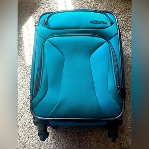 New American Tourister carry on